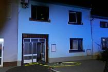 Tři hasičské jednotky vyjížděly ve středu nad ránem k požáru rodinného domu do Horní Moštěnice na Přerovsku.