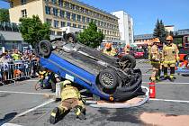 Soutěž ve vyprošťování z havarovaných aut proběhla 18. května 2022 na náměstí Přerovského povstání. Zúčastnily se jí týmy profesionálních hasičů z Olomouckého a Zlínského kraje.