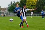 Fotbalisté Přerova (v modrém) v derby proti FC Želatovice (1:0).