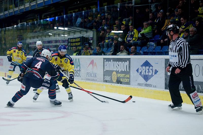 Hokejisté Přerova doma přehráli Chomutov 3:1.