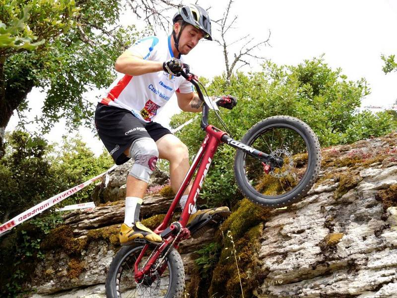 Matěj Popelka. Přerovští biketrialisté zářili na ME v Sardinii. 