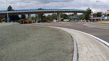 Slavnostní zprovoznění nové okružní křižovatky u přerovského Lidlu završilo náročnou stavbu mimoúrovňového křížení v Předmostí. 21. září 2021