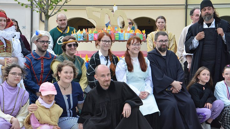 Pestrý program čekal návštěvníky, kteří přišli v sobotu odpoledne na Horní náměstí v Přerově oslavit 500 let od narození Jana Blahoslava.