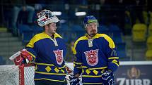 Hokejisté HC Zubr Přerov nastoupili do utkání s Kladnem ve speciálních retro dresech připomínajících 90 let od založení prvního hokejového oddílu ve městě a slavnou éru pod názvem TJ Lokomotiva Meochema.
