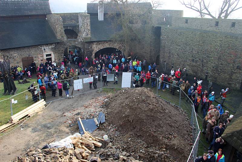 Jednačtyřicátý ročník tradičního zimního výstupu na Helfštýn