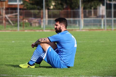 Fotbalisté 1. FC Viktorie Přerov proti SK Jiskra Rýmařov (1:1). Petr Bogdaň byl po remíze zklamaný