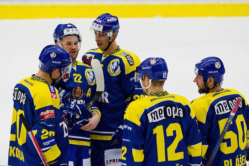 Hokejisté Přerova (v modrém) proti Ústí nad Labem (7:4).