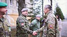 Ministr obrany Martin Stropnický navštívil v pátek vojáky v Lipníku nad Bečvou.