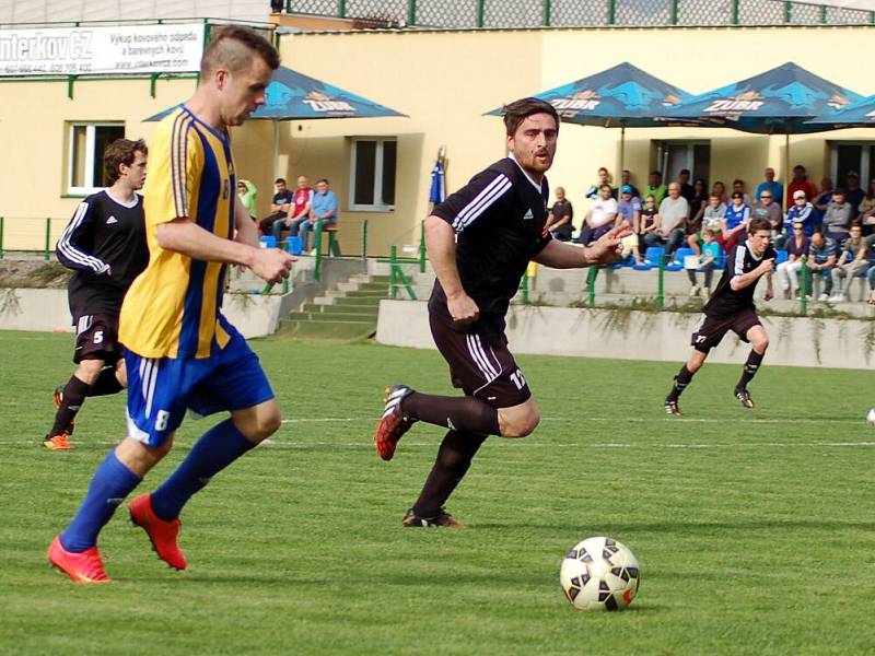 Fotbalisté Kozlovic (v pruhovaném) proti Havlíčkovu Brodu