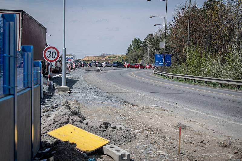 Novou estakádu v Přerově-Předmostí zprovoznili 4. května 2021. Dopravě ve městě to však neuleví, naplno se rozjela stavba kruhového objezdu u Lidlu.