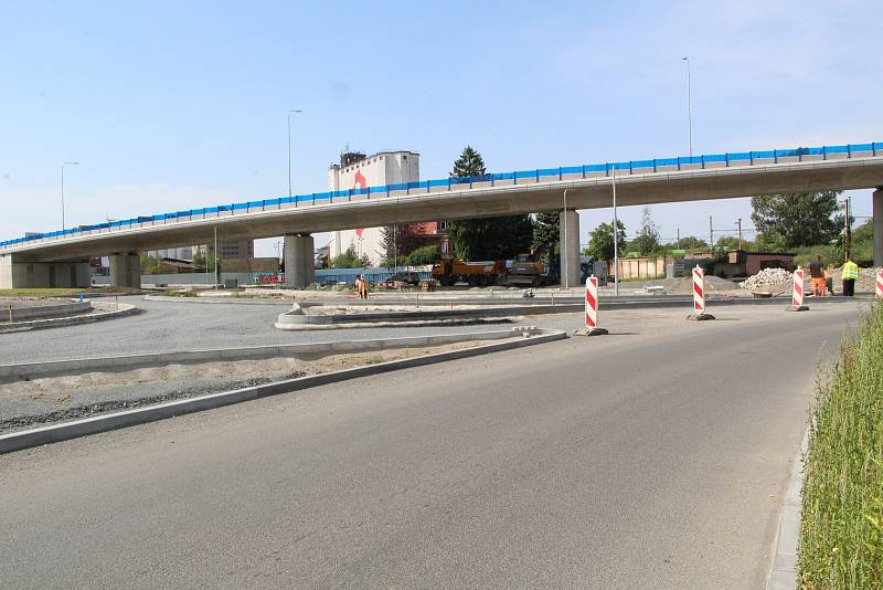 Kvůli stavbě okružní křižovatky u Lidlu je největší místní část Přerova Předmostí doslova odříznutá od světa.