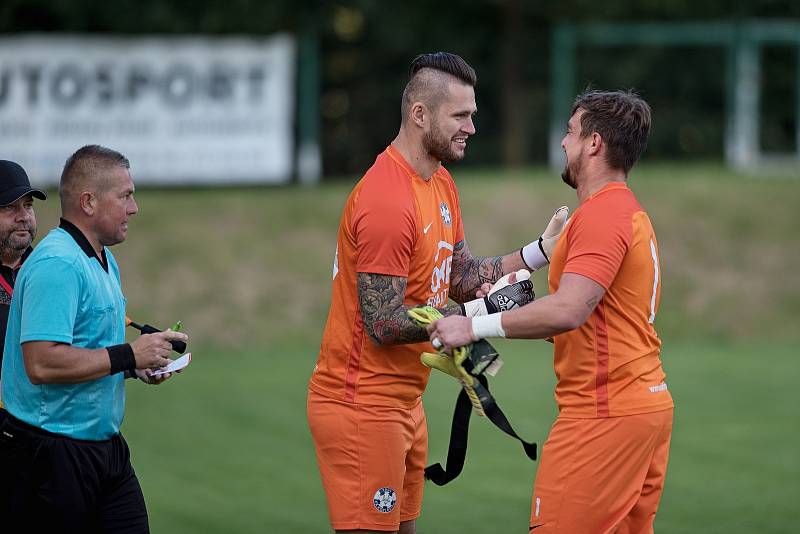 Fotbalisté Kozlovic (ve žlutém) porazili 3:0 Šumperk.