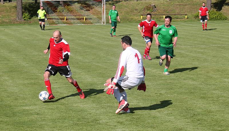 Fotbaloví veteráni nad 40 let, se v pátek utkali v krajském finále v Prosenicích na Přerovsku. 10.5. 2019