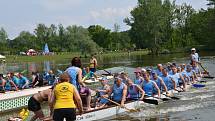 Přerovskou Lagunu ovládl Festival dračích lodí