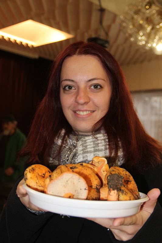 V Přerově začíná v pátek dvacátý ročník tradiční výstavy hub. Přerovský klub Teplo, kde se tato akce koná, se návštěvníkům otevře v pátek 22. a v sobotu 23. září, a to v 9 hodin.
