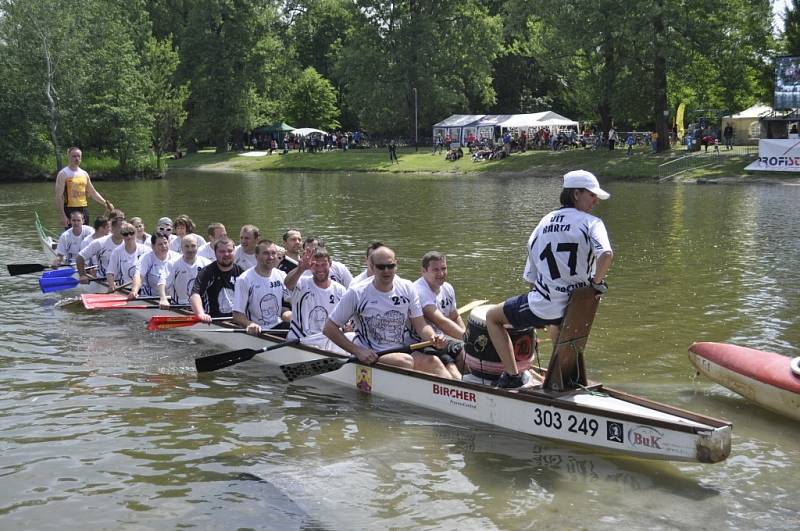 Festival dračích lodí na Laguně v Přerově