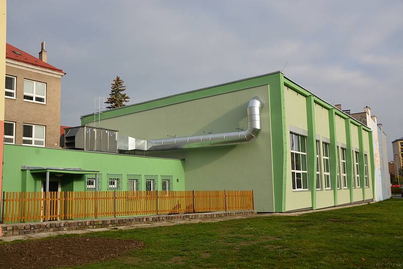 Střední škola gastronomie a služeb na Šířavě v Přerově má nově opravenou tělocvičnu.
