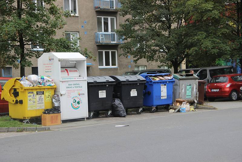 Na situaci v sociálně vyloučených lokalitách v Přerově dnes dohlíží osm asistentů prevence kriminality. (Na snímku bývalá drážní budova v Tovární ulici, kde je sociální ubytovna).