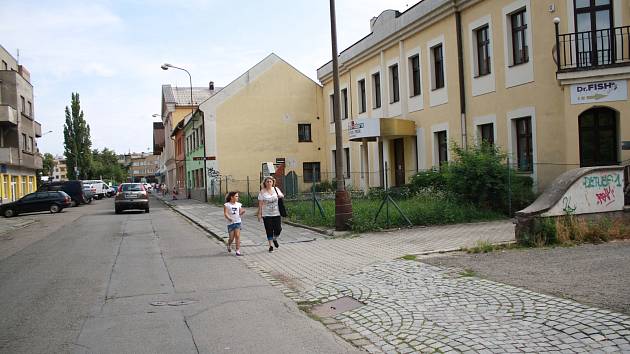 Škodova ulice bude v těsném sousedství průpichu. Před domem číslo 11 se ve čtvrtek 27. července sejdou odborníci, kteří se chtějí zapojit do soutěže o návrh.