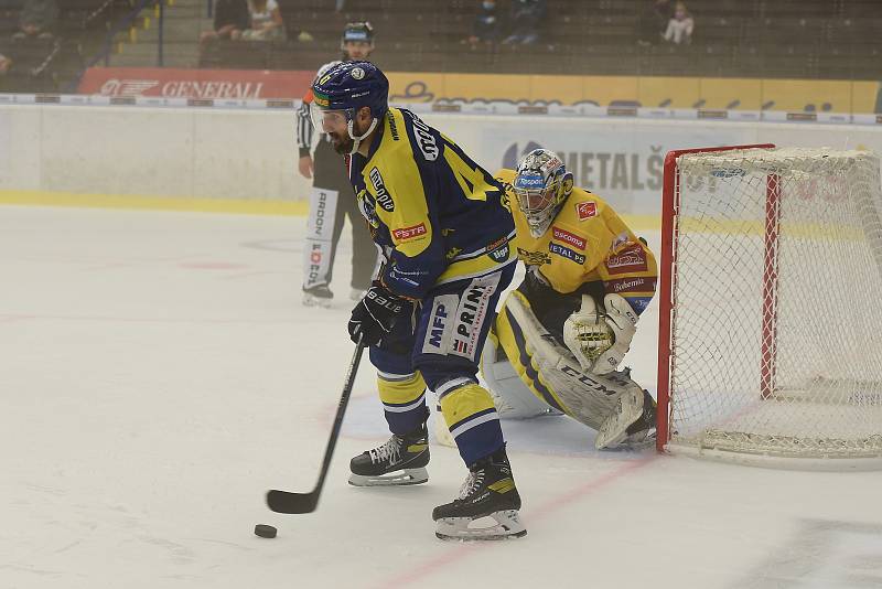 Přerovští hokejisté (v modrém) v rámci 6. kola skupiny D Generali Česká Cup ve čtvrtek prohráli ve Zlíně 1:4.