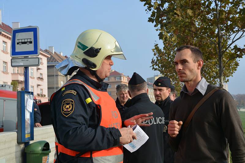 Protipovodňové hasičské cvičení u Bečvy v Přerově