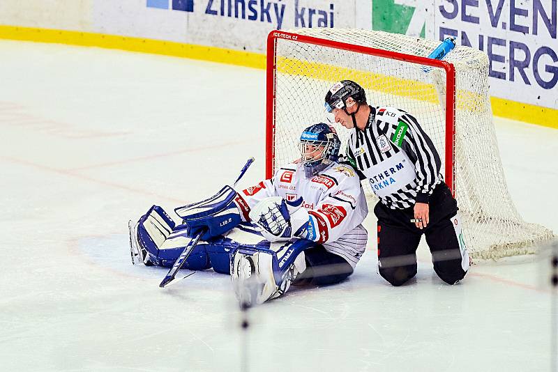 Hokejisté Zlína (modré dresy) v nedělním důležitém zápase vyzvali Kladno.