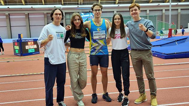 Zleva přerovští atleti David Skřeček, Tereza Tichá, Jonáš Kolomazník, Tereza Válková a Matěj Pěček.