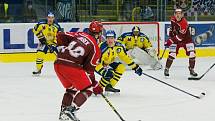 Hokejisté Přerova (ve žlutém) po prodloužení porazili Frýdek-Místek 2:1. 