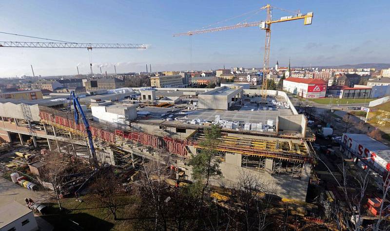 Stavba nového obchodního centra místo starého Prioru v Přerově - 24. listopadu 2015