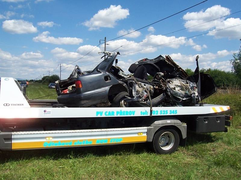 Nehoda na železničním přejezdu který křižuje silnici od obce Vlkoš na Troubky u Přerova.
