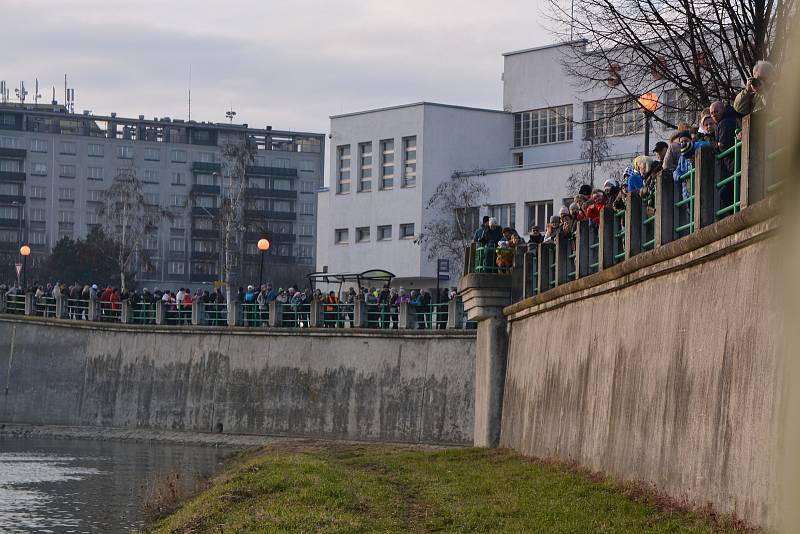 Silvestrovská show otužilců v Přerově 2019