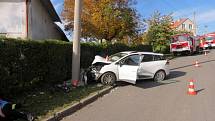 Nehoda řidičky renaultu v Radotíně
