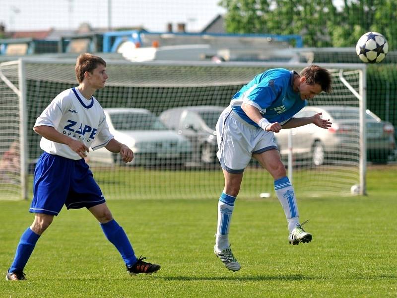 FC Želatovice (v modrém) vs. FKM Opatovice/Všecho­vice. 