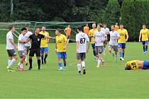Fotbalisté FK Kozlovice (ve žlutém) porazili Nové Sady 1:0.