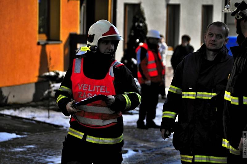 Zásah hasičů a následky požáru plynu ve Veselíčku