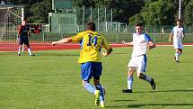 Úvodní kolo divize E nabídlo derby v Přerově mezi domácí Viktorkou (v bílém) a Kozlovicemi.