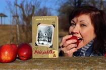 Přerovská spisovatelka Lenka Chalupová vydává svou v pořadí jedenáctou knihu - román Páté jablko.