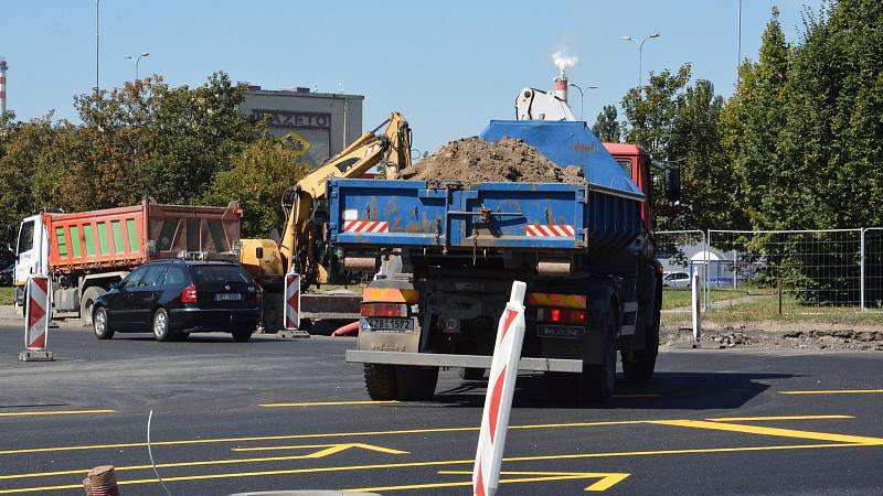 Po spuštění části průpichu se v Přerově začaly tvořit dlouhé kolony a na dopravu ve městě ve zvýšené míře dohlíží policie. Na křižovatce Velké Novosady - Kojetínská - Komenského přibylo vodorovné dopravní značení. 4. srpna 2022