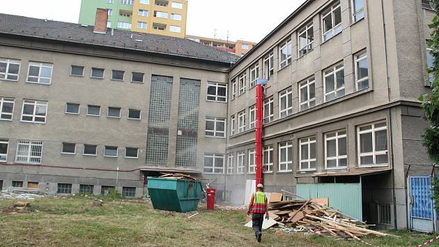 Budova bývalého Chemoprojektu v Přerově prochází rekonstrukcí. Vznikne zde nové centrum pro nemocné s Alzheimerovou chorobou.