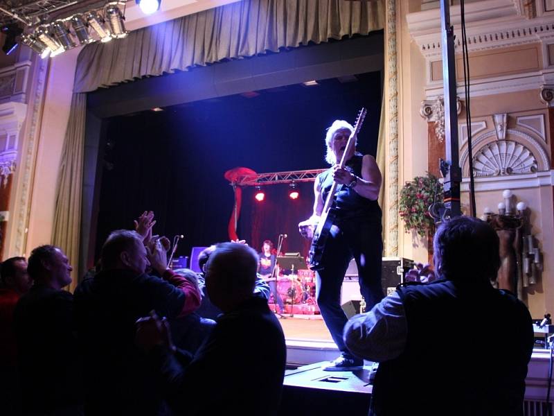 Legenda českého rocku – kapela Katapult při koncertě v Městském domě v Přerově