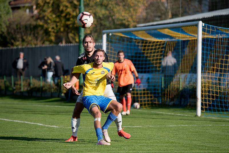 Fotbalisté FK Kozlovice (ve žlutém) proti 1. HFK Olomouc.