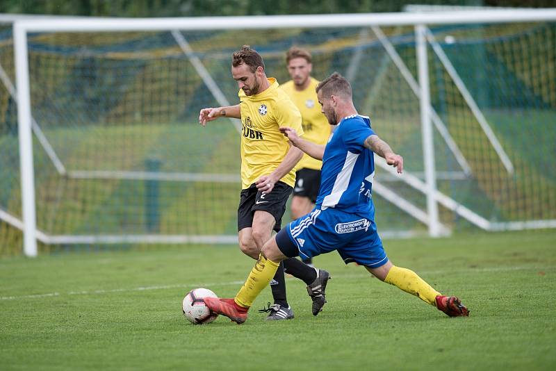 Fotbalisté Kozlovic (ve žlutém) proti Šumperku.