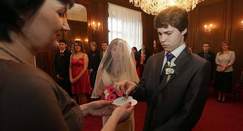 Svatba nanečisto deváťáků z tovačovské základní školy