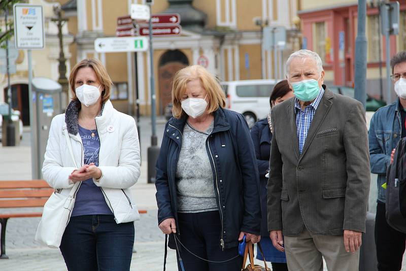 Protest Milionu chvilek pro demokracii na přerovském náměstí TGM, 29. dubna 2021