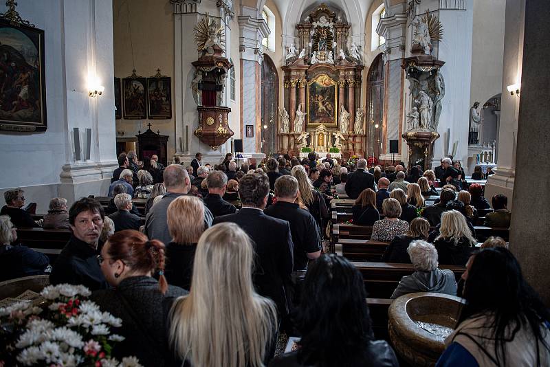 Pohřeb zpěváka Pavla Nováka v kostele sv. Vavřince v Přerově, 12. září 2022