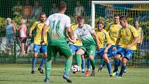 Fotbalisté Kozlovic (ve žlutém) doma porazili Bzenec 2:0.