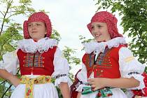 Na tradičních Záhorských slavnostech, které se konaly v sobotu odpoledne v areálu Střediska volného času v Lipníku nad Bečvou, se vystřídalo několik folklorních souborů.