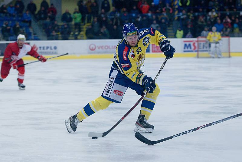 Zubři (ve žlutém) se s rokem 2019 rozloučili výhrou 4:1 nad Slavií Praha. Filip Dvořák