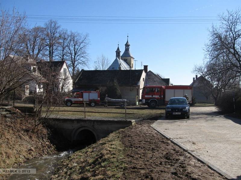 Hasiči pomáhali u záchrany topícího se chlapce v Lipníku nad Bečvou