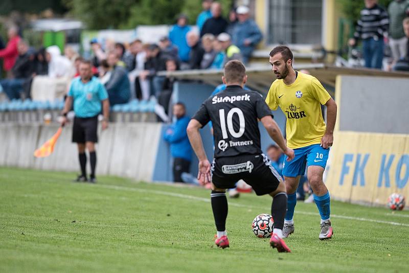 Fotbalisté Kozlovic (ve žlutém) porazili 3:0 Šumperk.